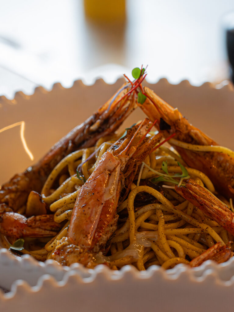 Espaguetis frescos amb gambes