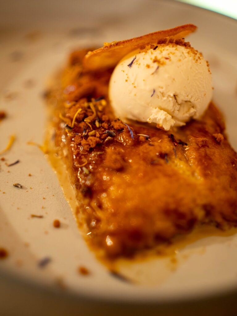 Caramelised torrija with ice cream